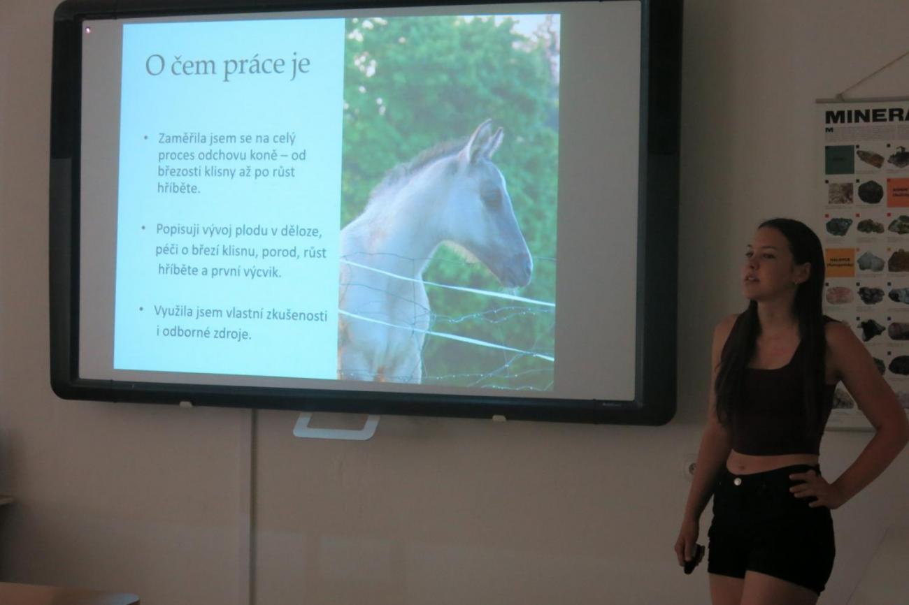 Deváťáci prezentují své ročníkové práce