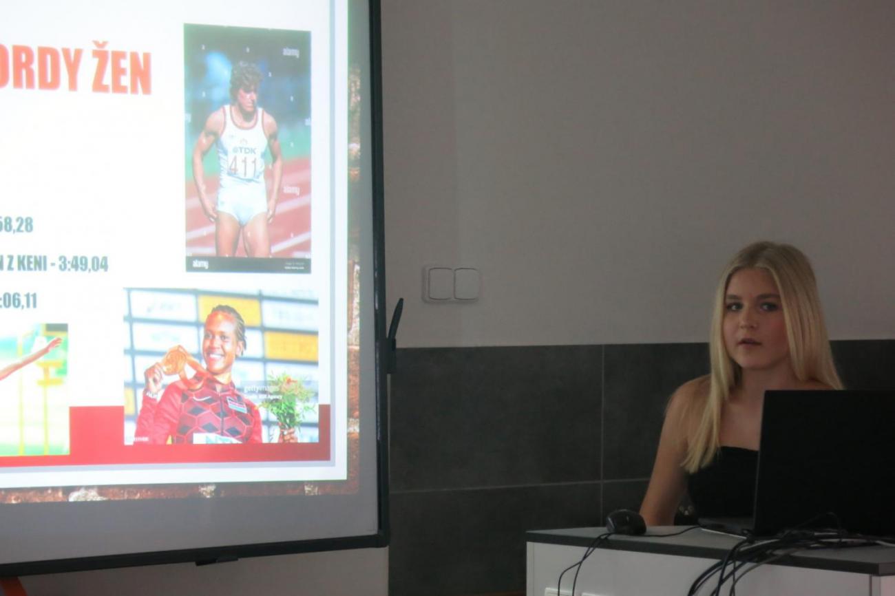 Deváťáci prezentují své ročníkové práce