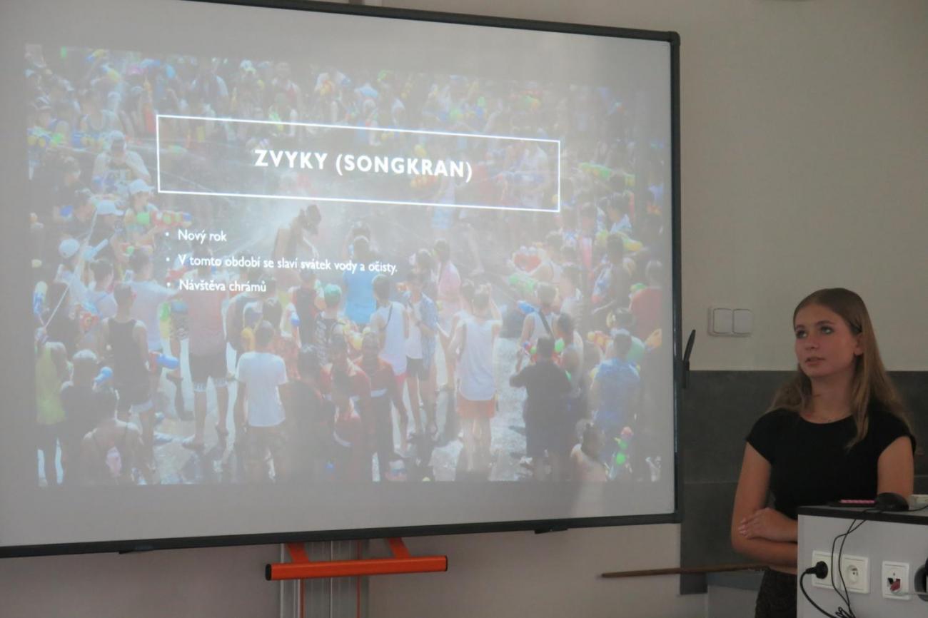 Deváťáci prezentují své ročníkové práce