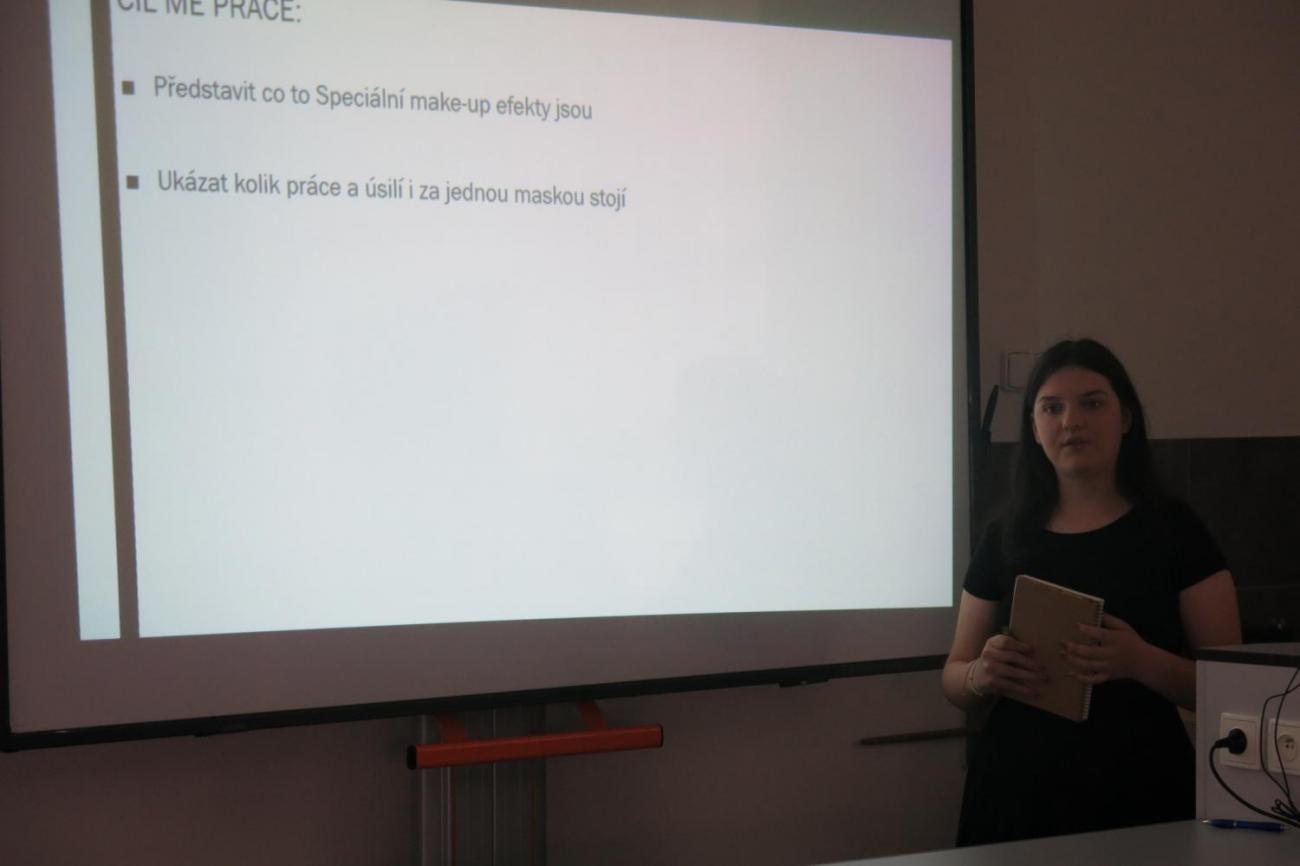 Deváťáci prezentují své ročníkové práce