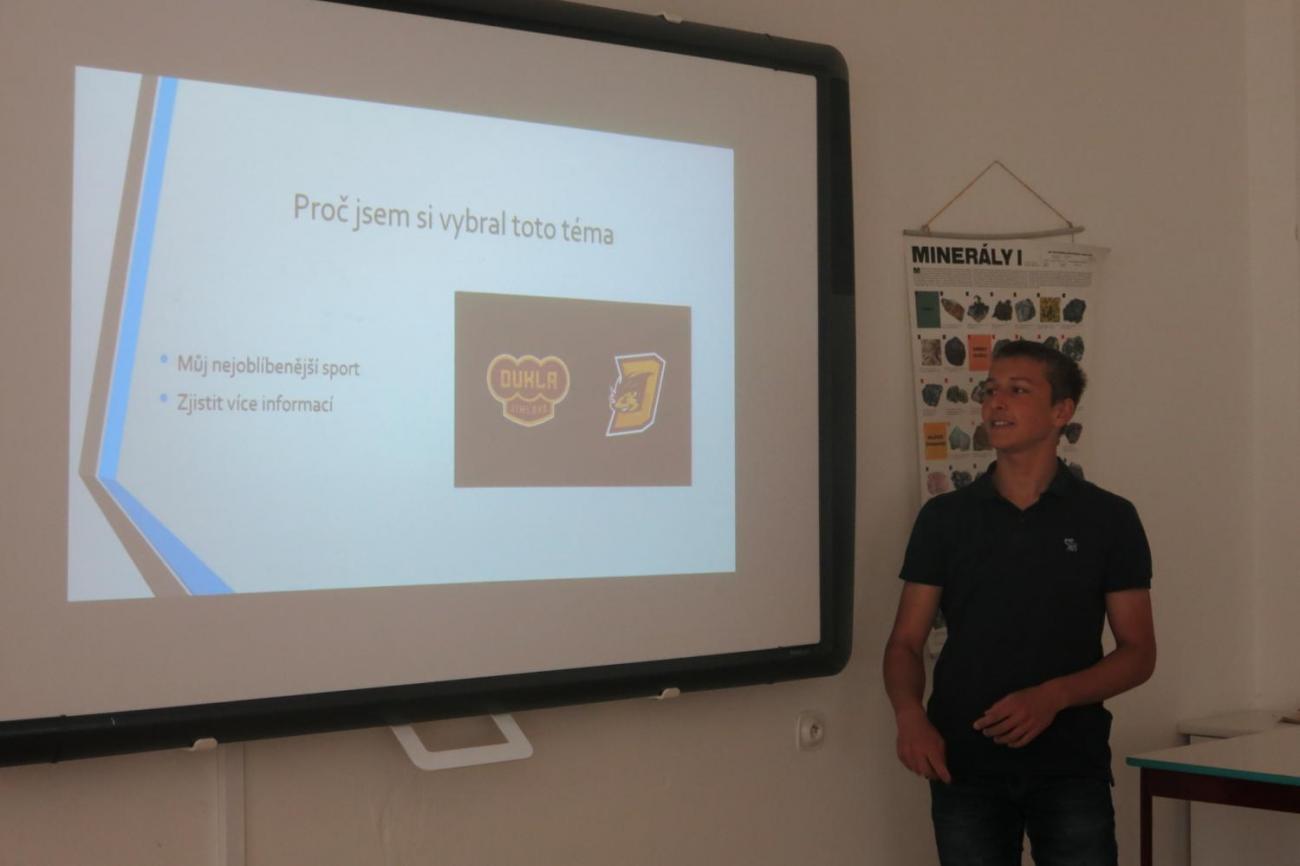 Deváťáci prezentují své ročníkové práce