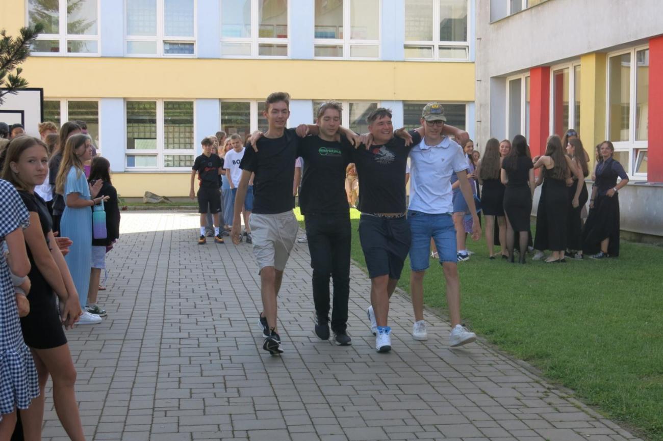 Rozloučení se školním rokem a s našimi deváťáky