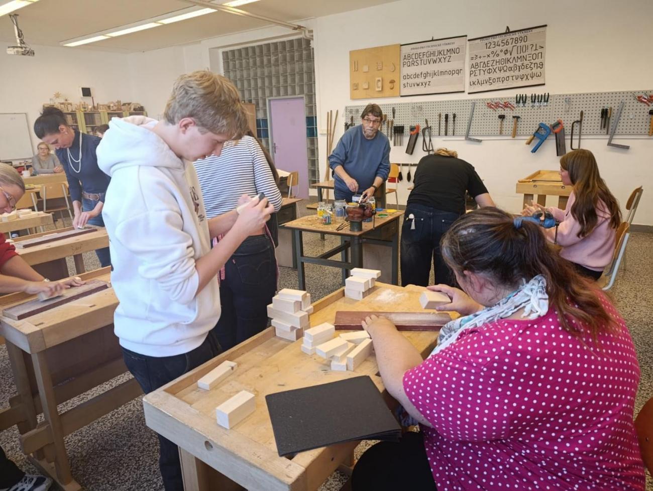 Spolupráce 8.C a DTS Jihlava; Projekt "Kostky jsou vrženy"