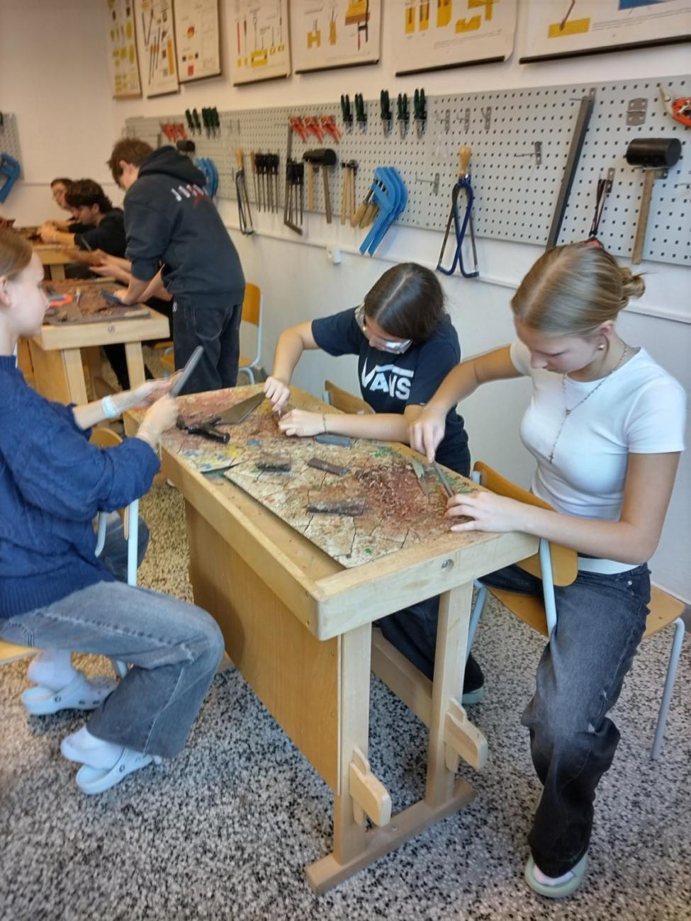 Řežeme, dlabeme, brousíme…