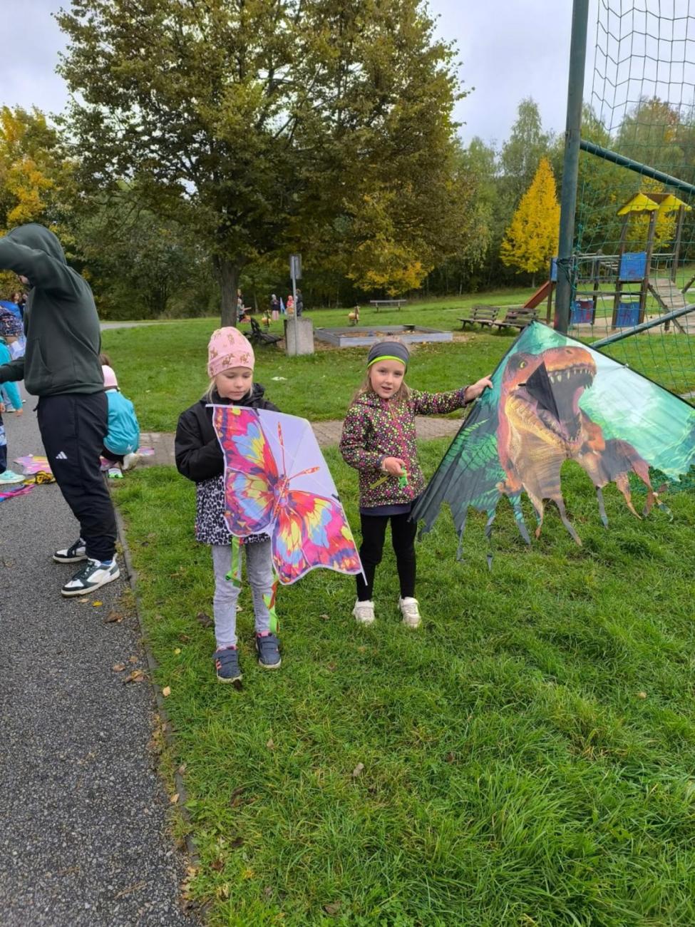 Společné pouštění draků 1.A a 9.A