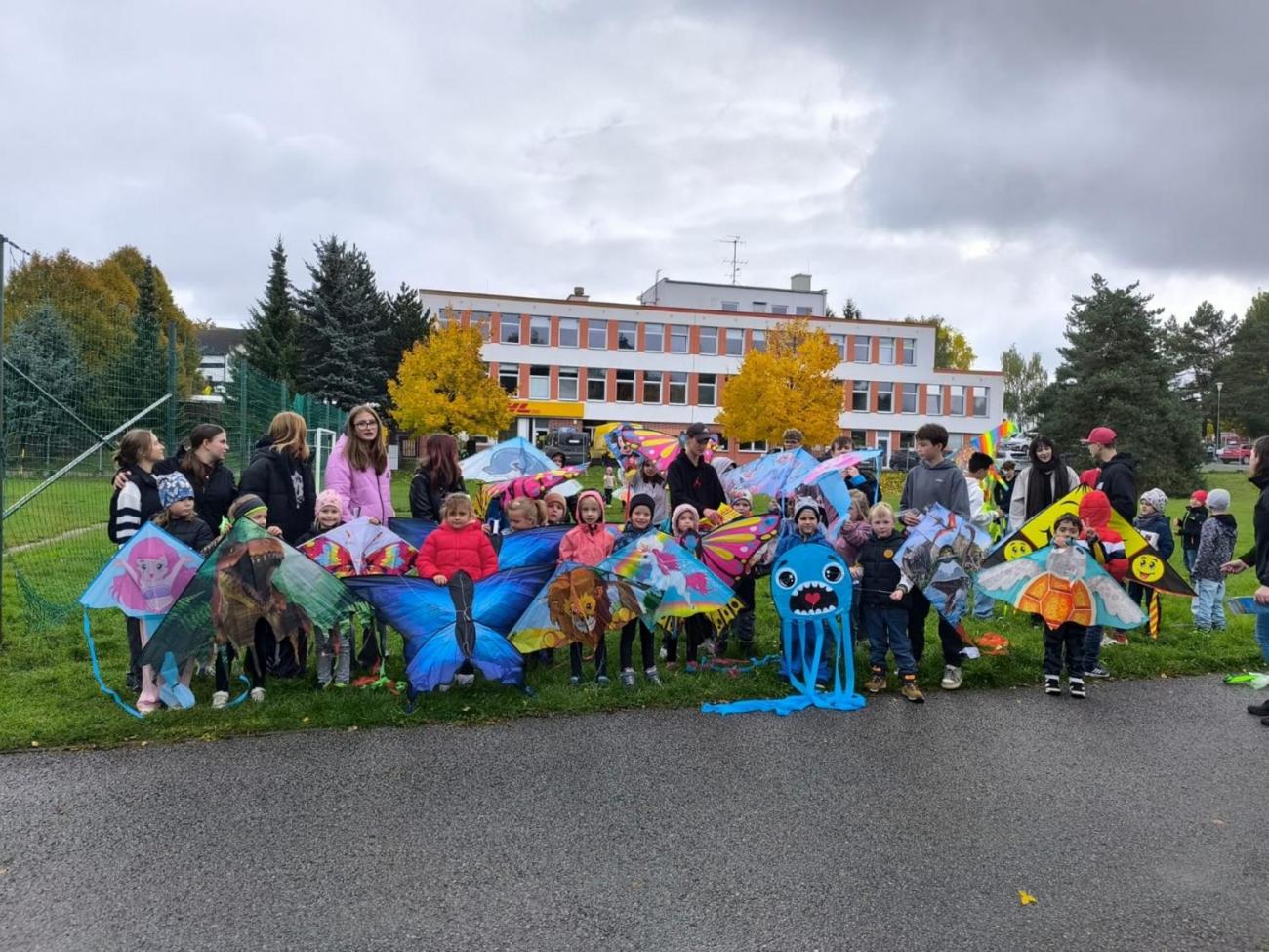 Společné pouštění draků 1.A a 9.A