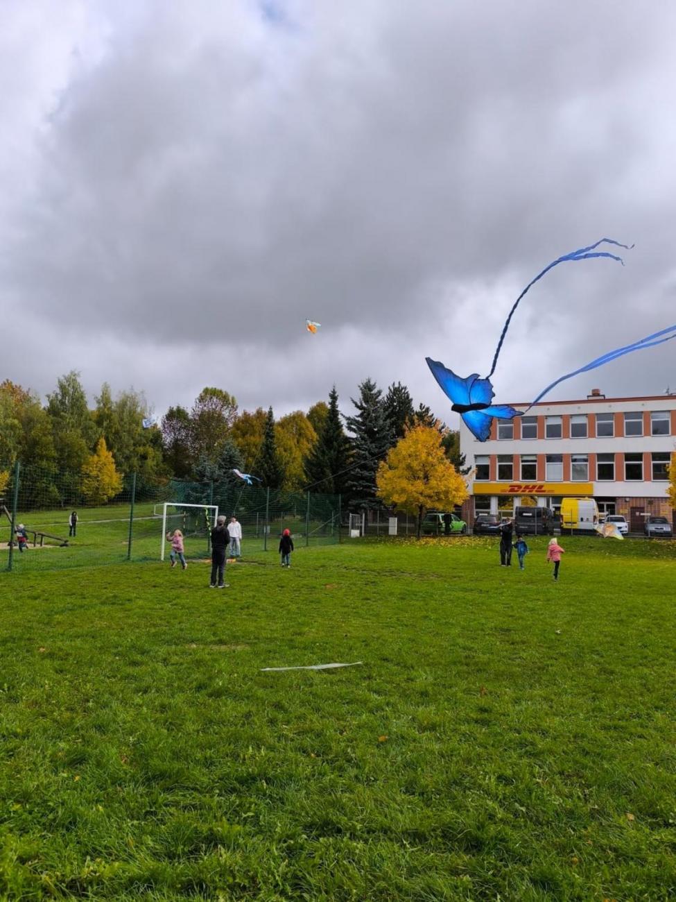Společné pouštění draků 1.A a 9.A