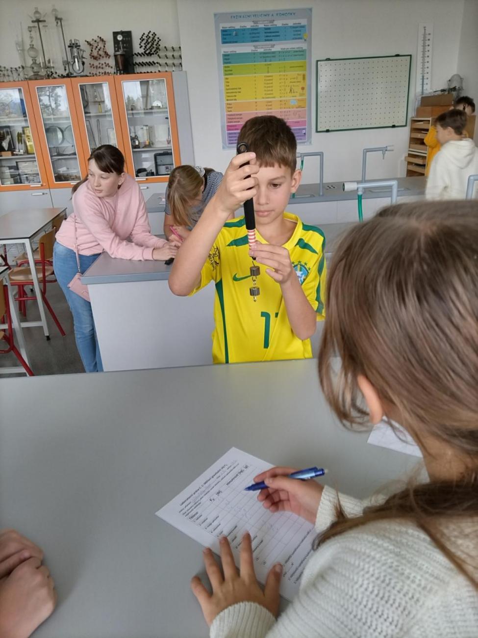 Praktická měření gravitační síly  6. ročník