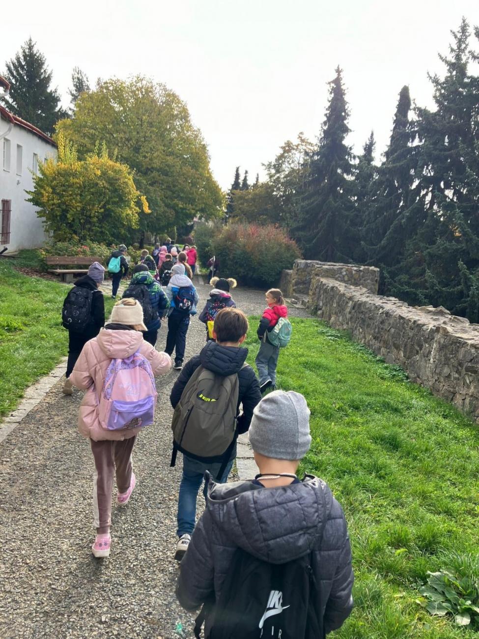 Vycházka „Od brány k bráně“  3.A