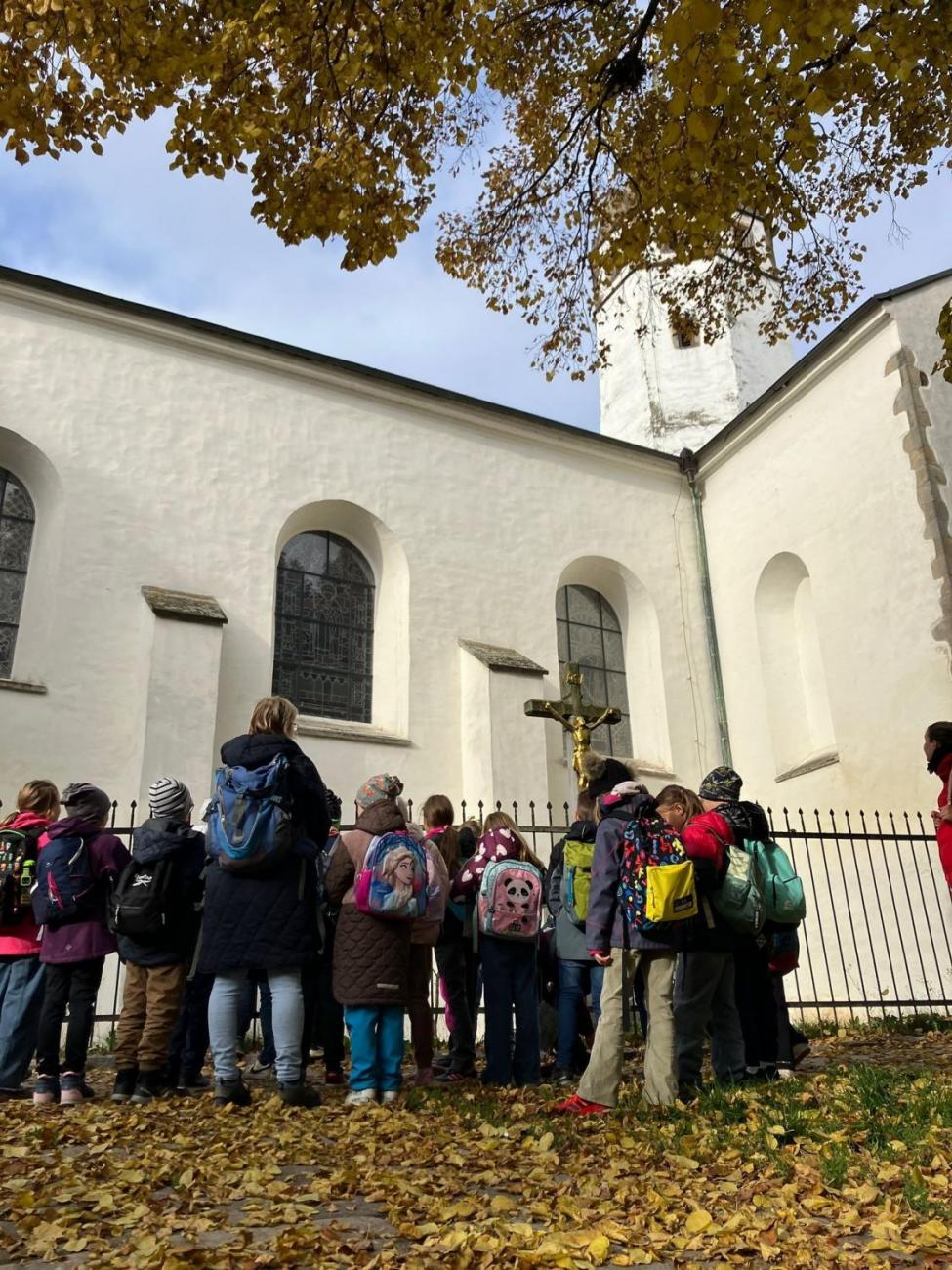 Vycházka „Od brány k bráně“  3.A
