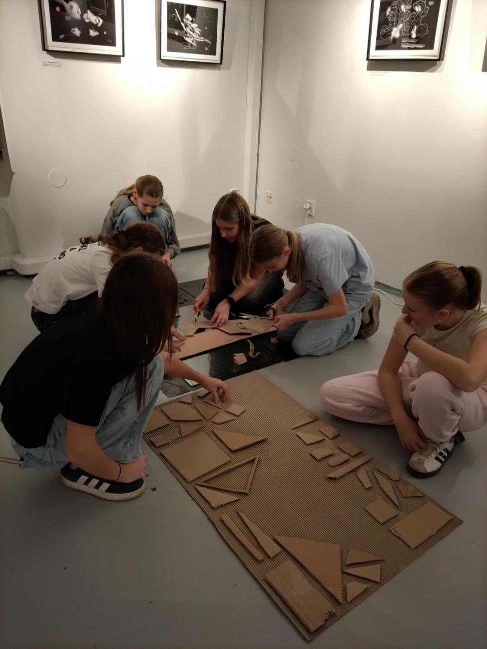 Výtvarný program k výstavě Jolany Havelkové – Zwischen zwei Orten, 7.C