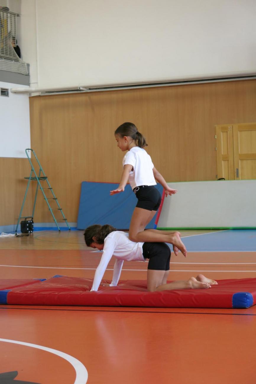 Vystoupení v tělocvičně v rámci 32. Veletrhu zdraví