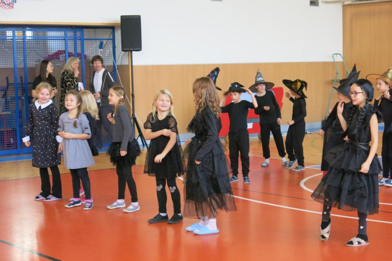 Vystoupení v tělocvičně v rámci 32. Veletrhu zdraví