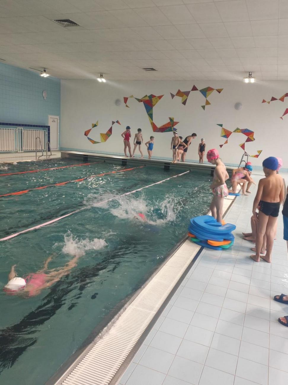 Zdokonalujeme se v plavání – 3. C v akci!