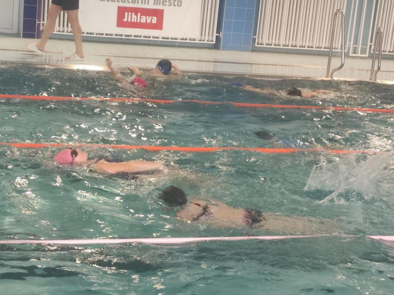 Zdokonalujeme se v plavání – 3. C v akci!
