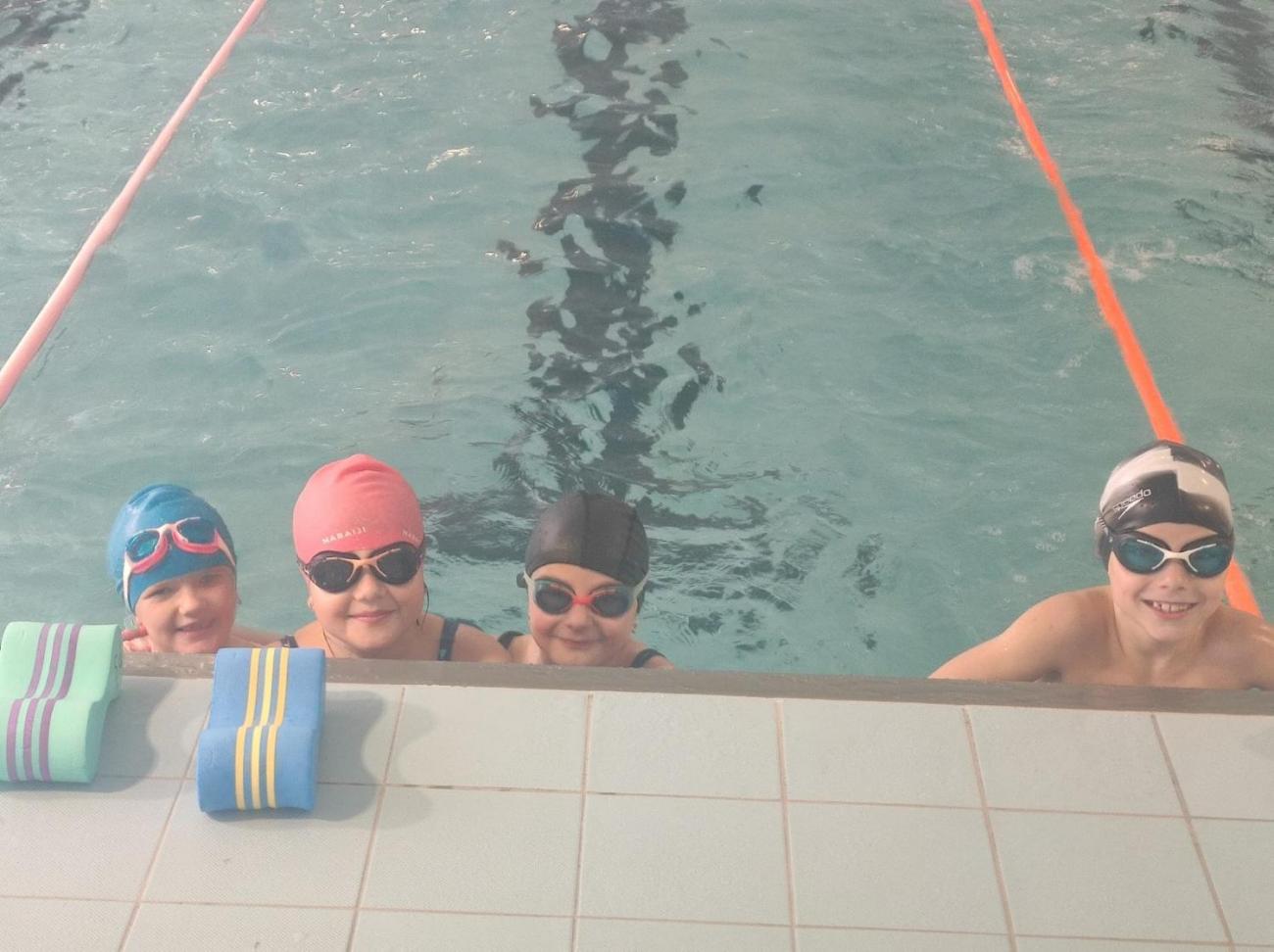 Zdokonalujeme se v plavání – 3. C v akci!