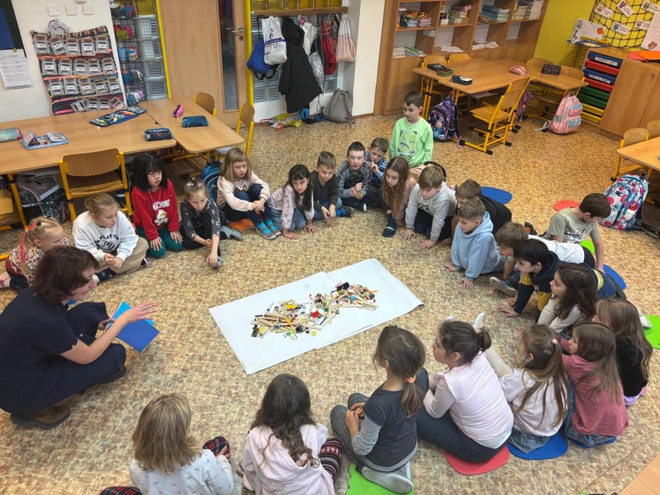 Vánoční program s paní Pitrovou z OGV  2.B