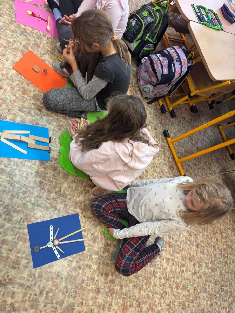 Vánoční program s paní Pitrovou z OGV  2.B