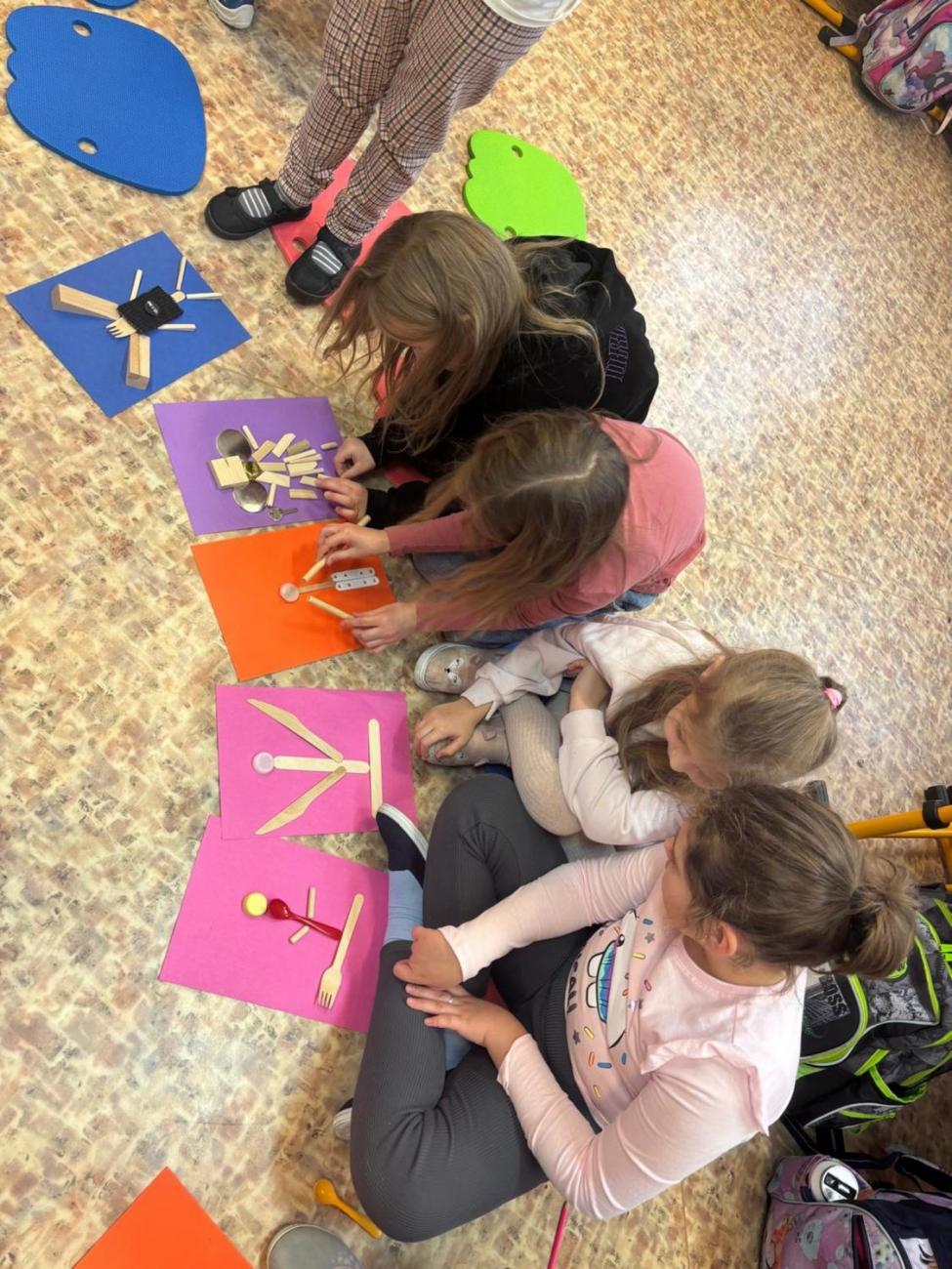 Vánoční program s paní Pitrovou z OGV  2.B