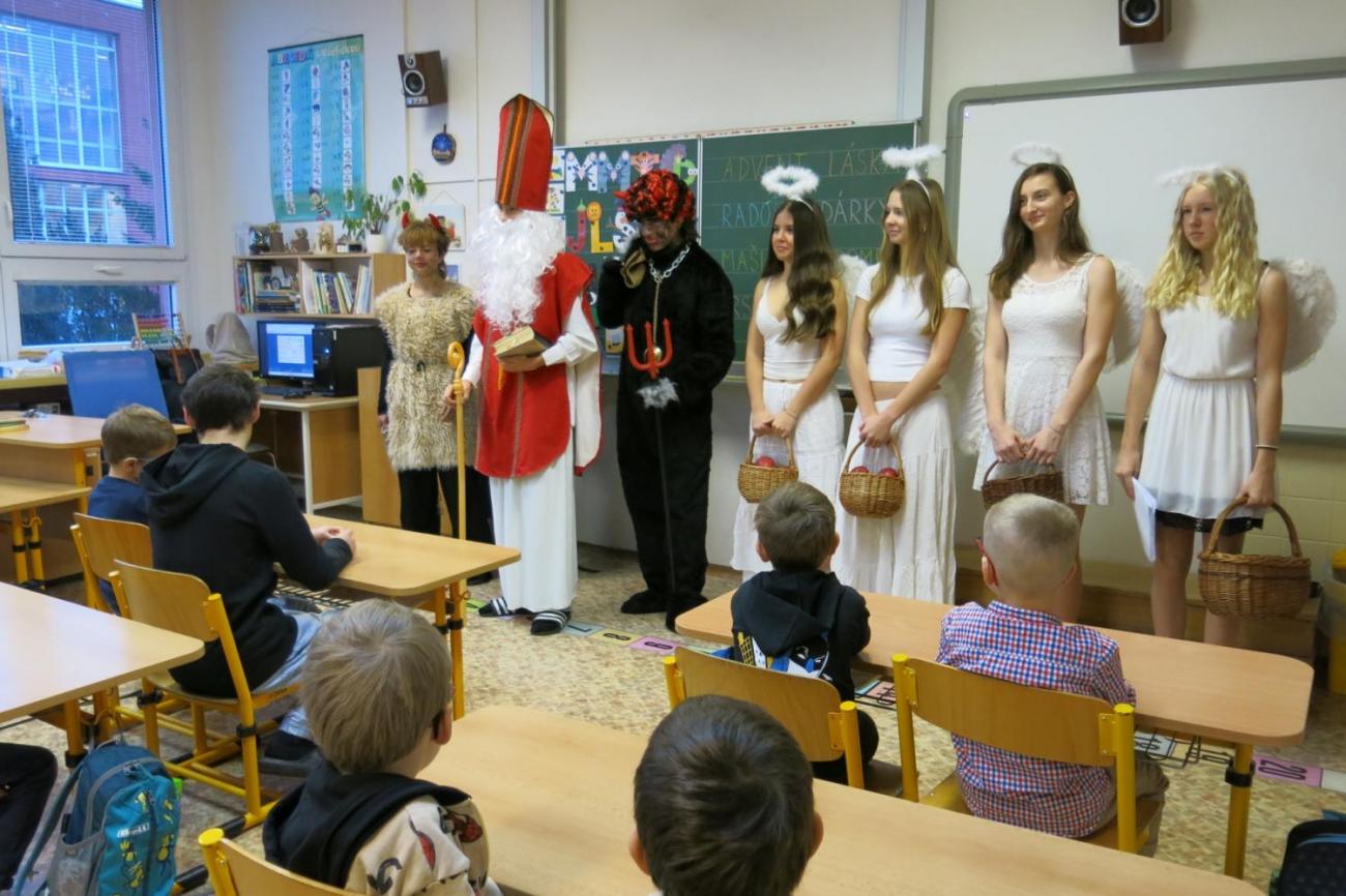 Mikulášská nadílka u prvňáčků