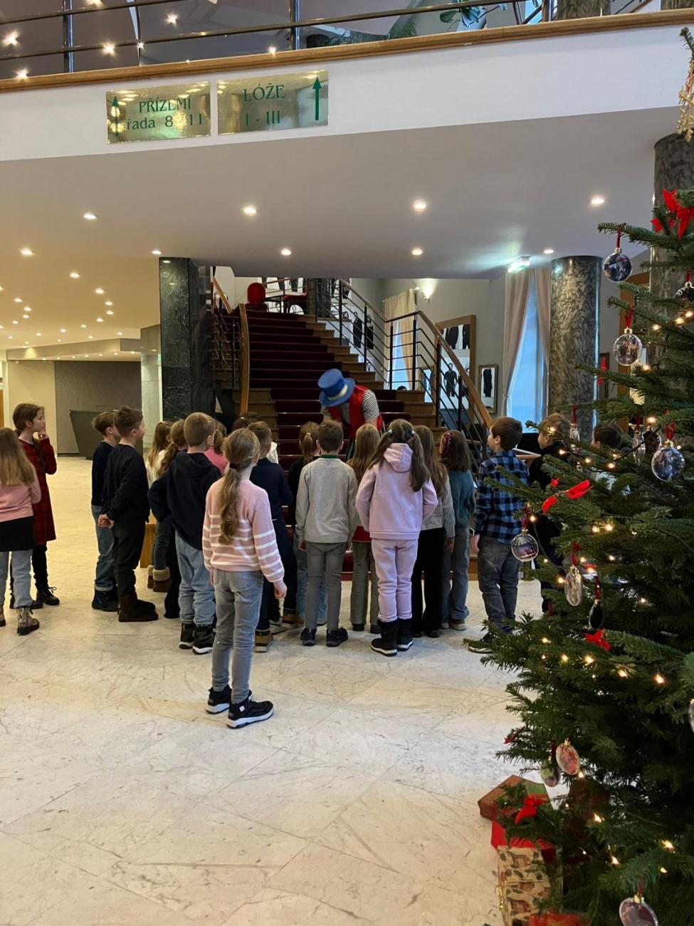 Poprvé v divadle 3.A