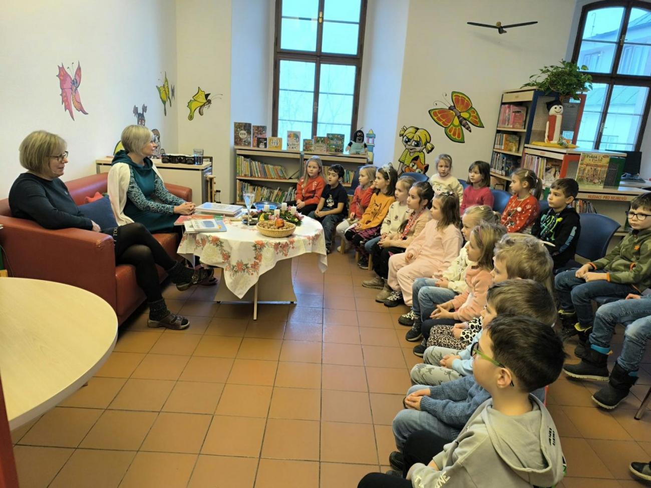Vánoční program třídy 1.A v městské knihovně