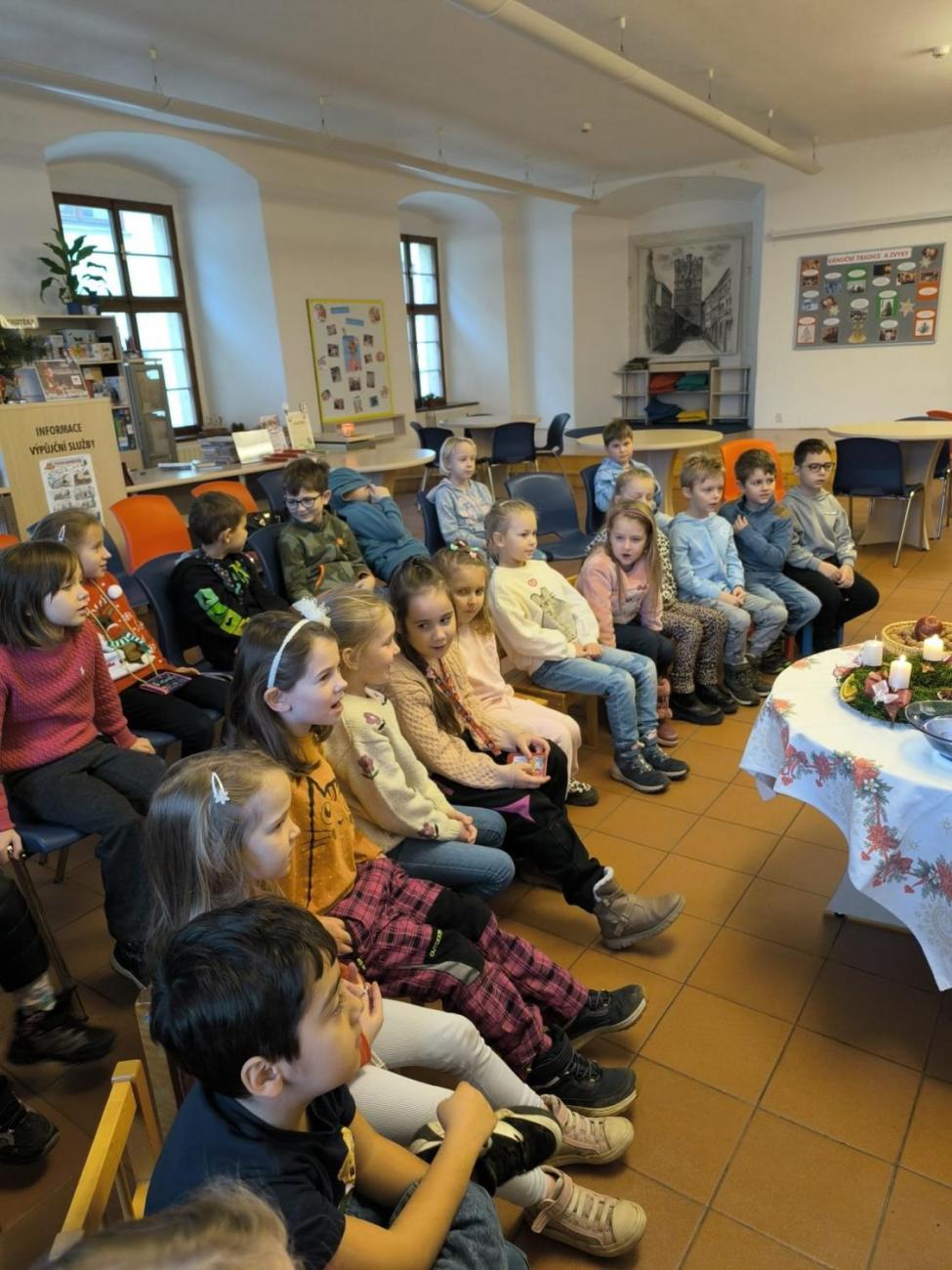 Vánoční program třídy 1.A v městské knihovně