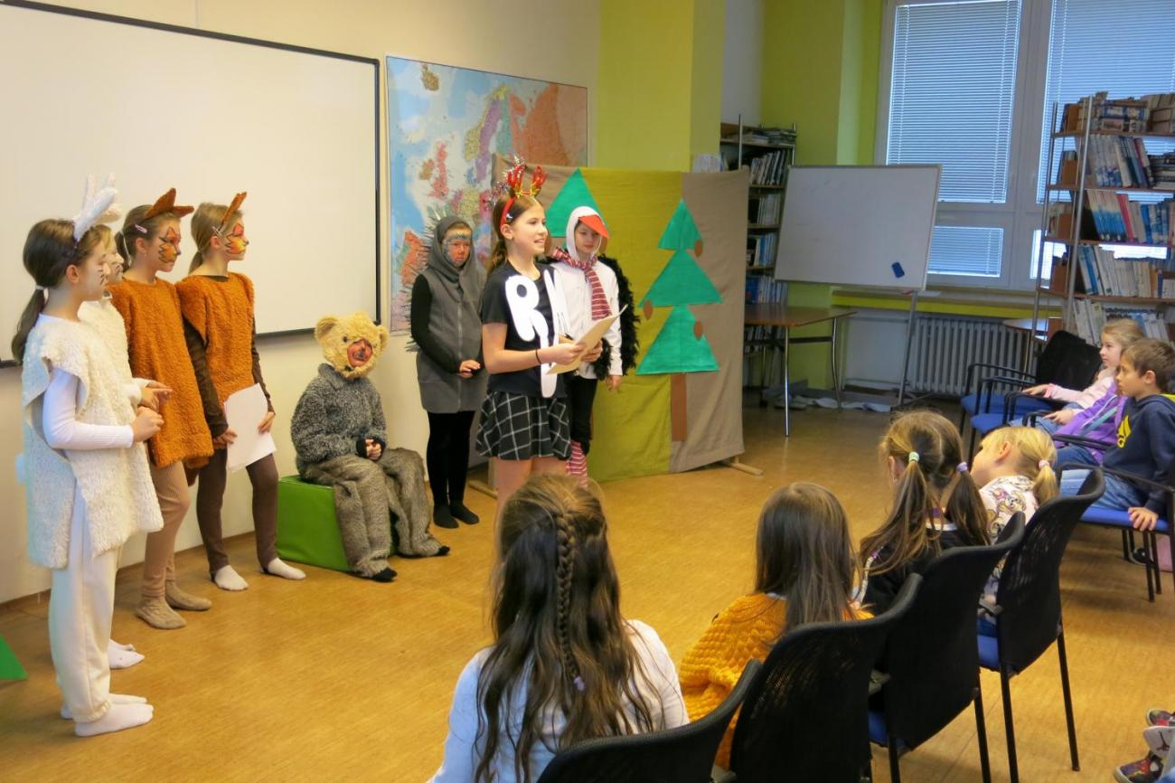 Divadelní představení dramatického kroužku "Zvířátka a Vánoce"