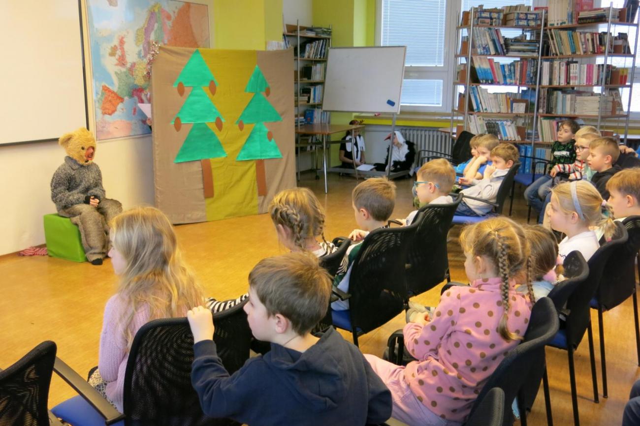 Divadelní představení dramatického kroužku "Zvířátka a Vánoce"