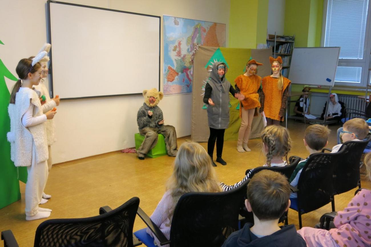Divadelní představení dramatického kroužku "Zvířátka a Vánoce"
