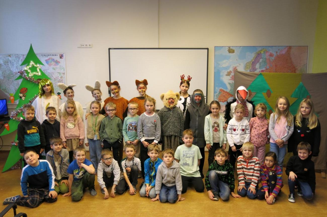 Divadelní představení dramatického kroužku "Zvířátka a Vánoce"