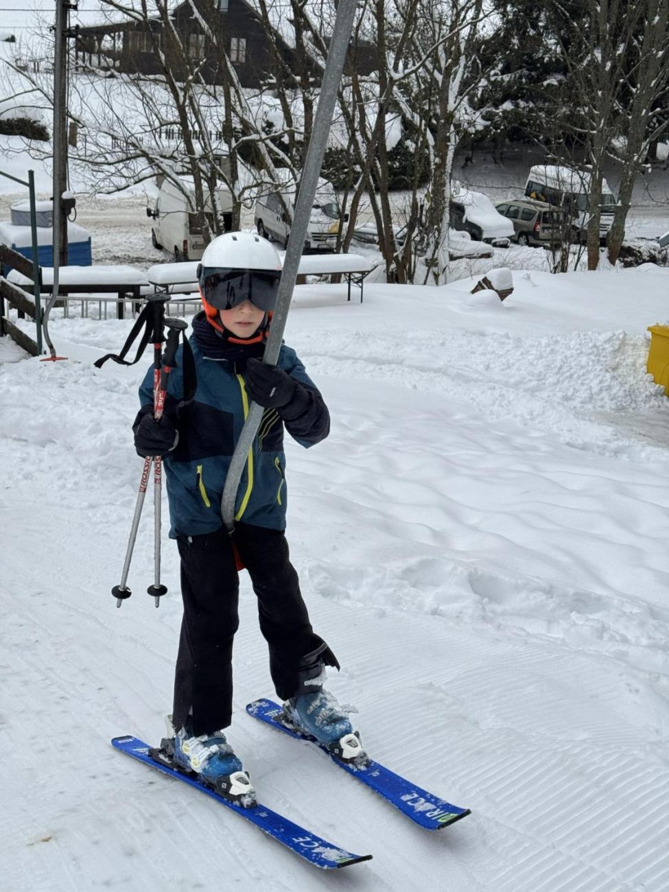 Den plný lyžování