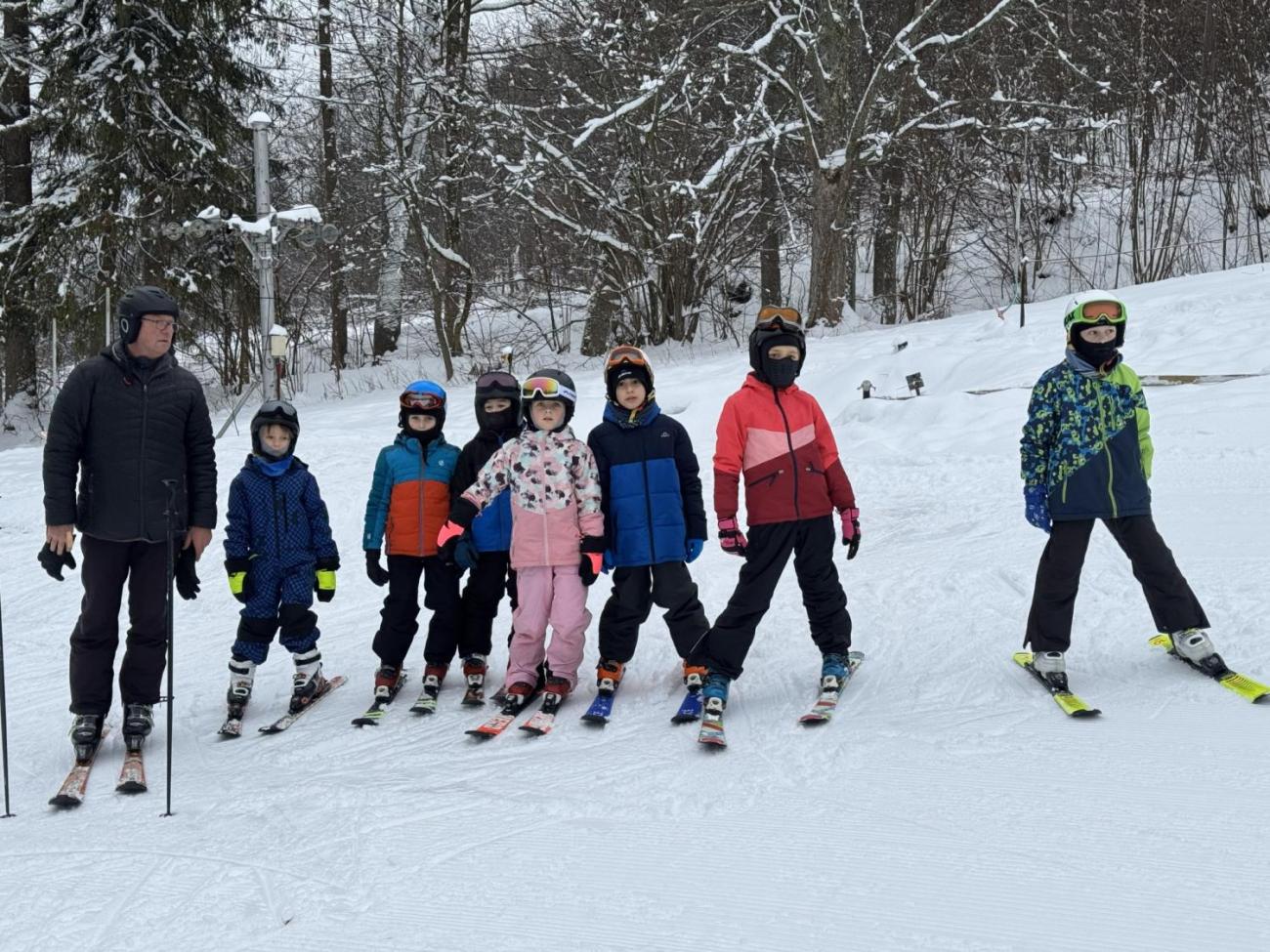 Den plný lyžování