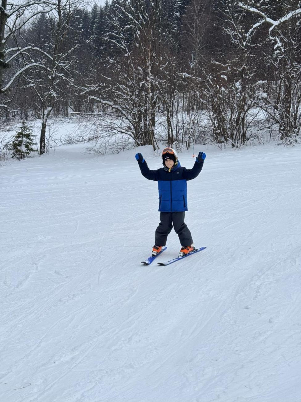 Den plný lyžování