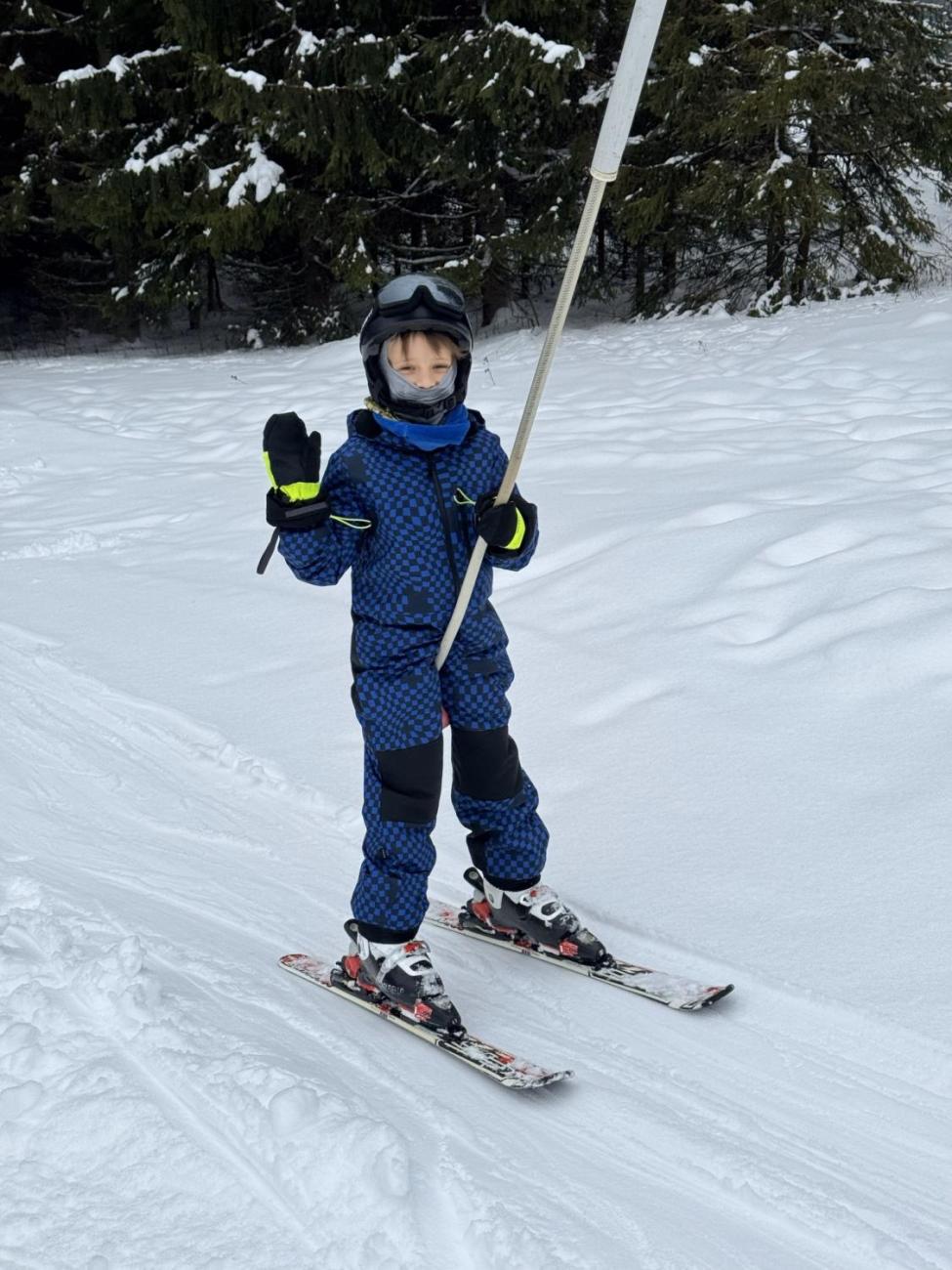 Den plný lyžování