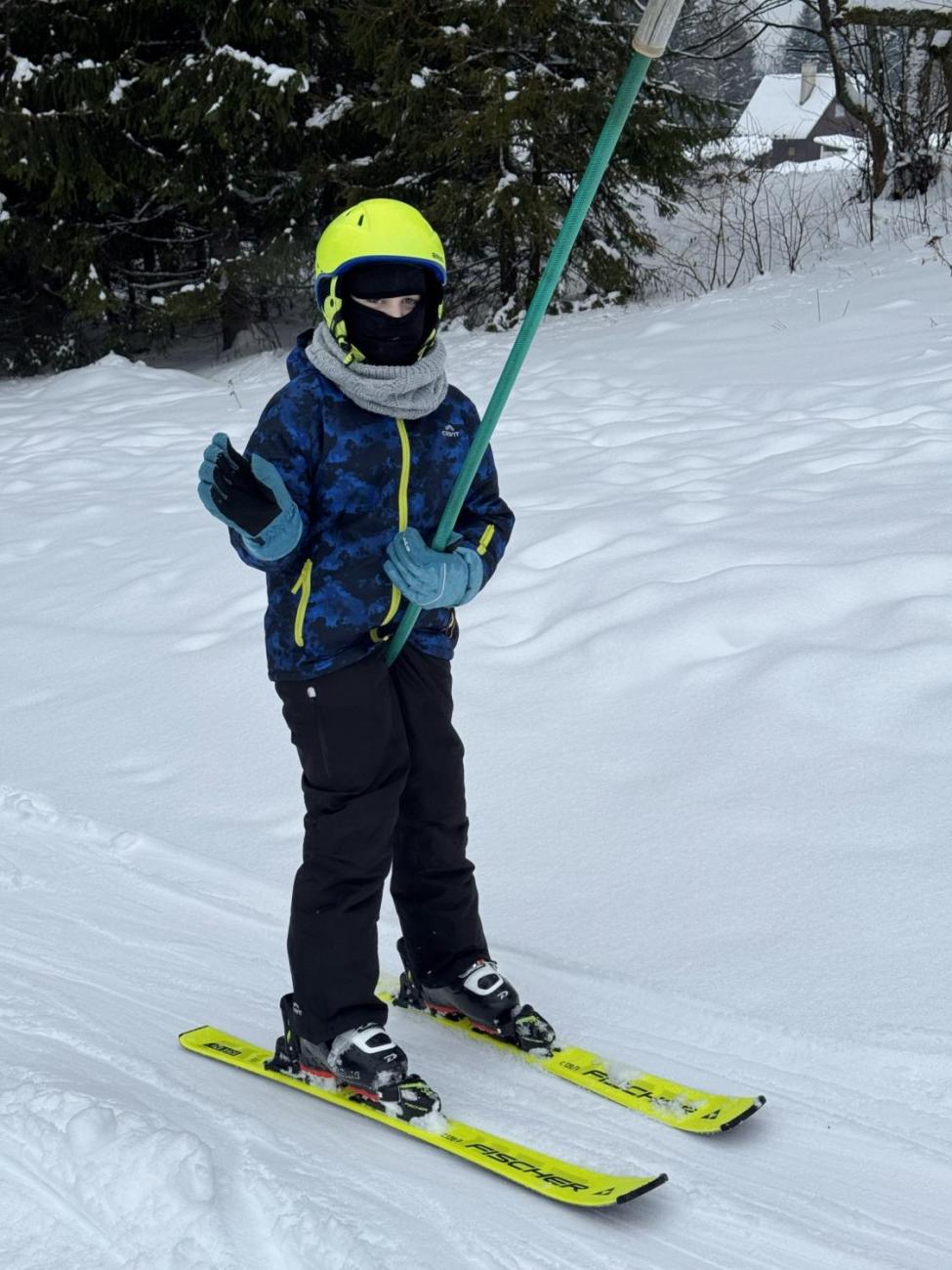 Den plný lyžování