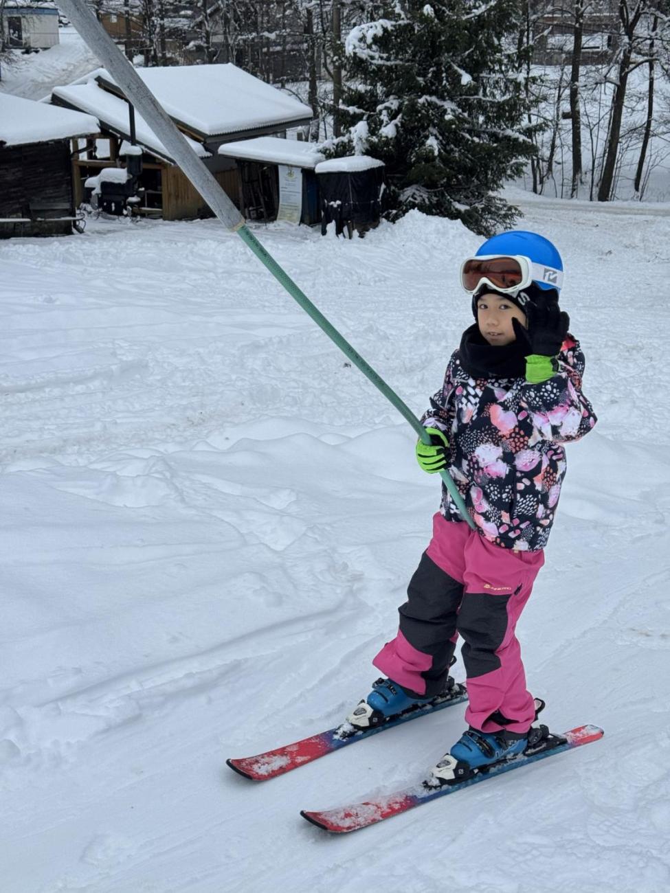 Den plný lyžování