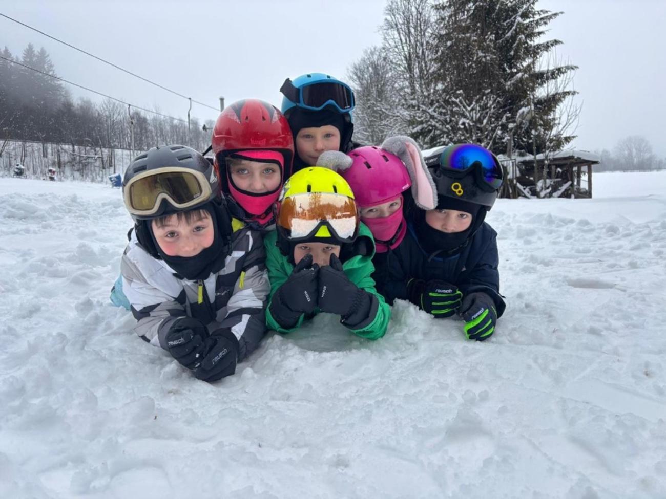 Den plný lyžování