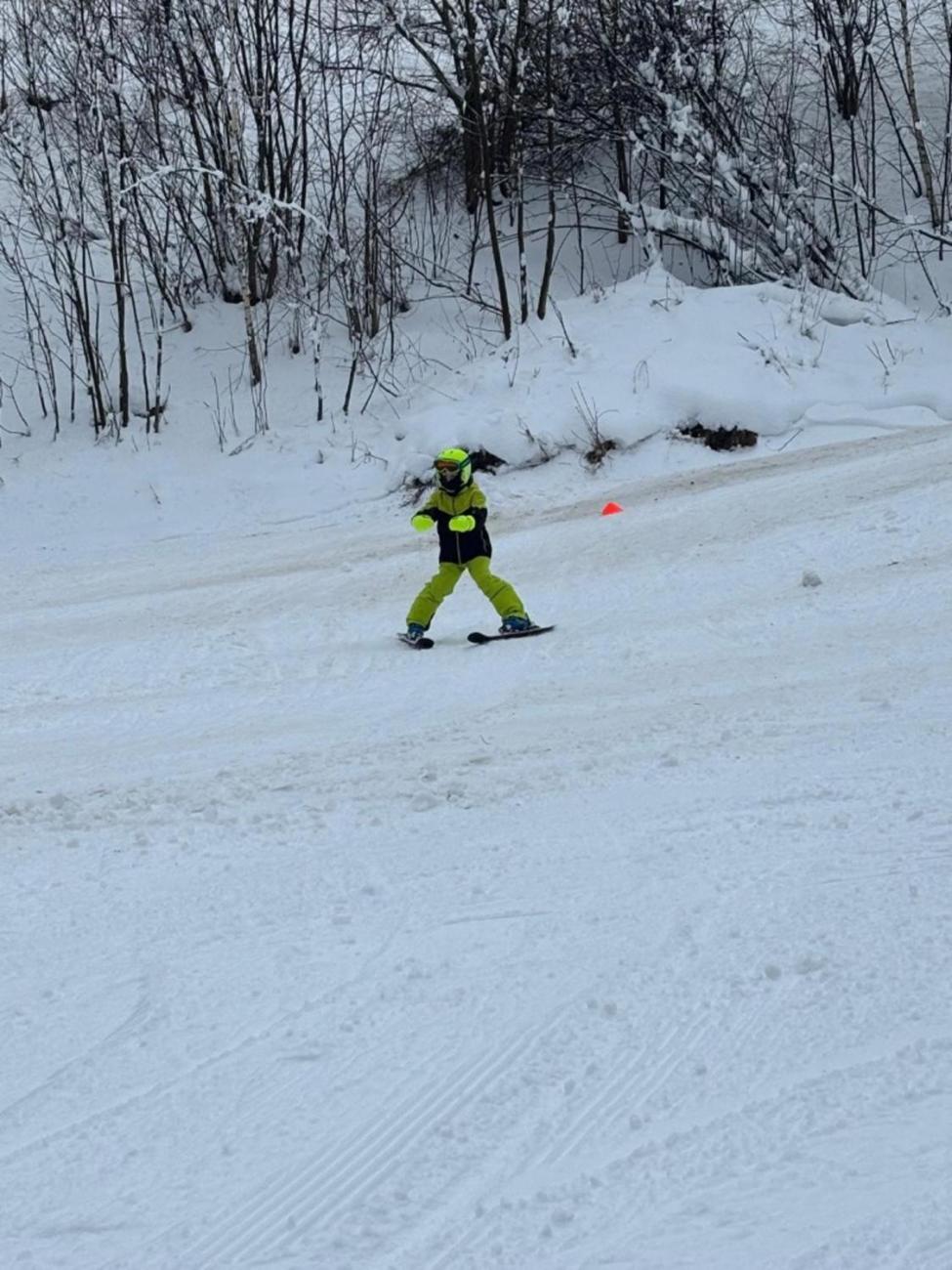 Den plný lyžování