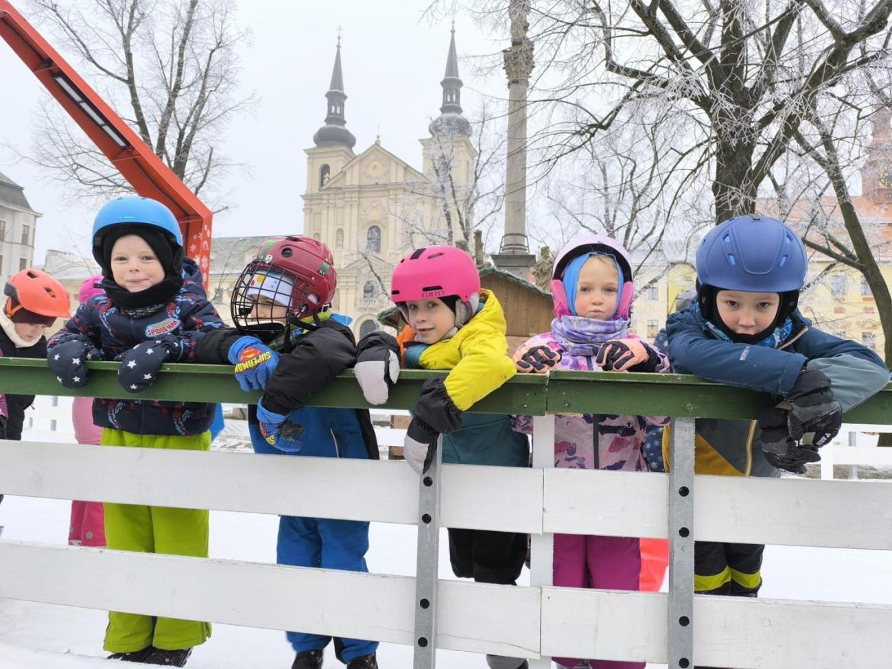 Hodina tělesné výchovy na bruslích 1.A
