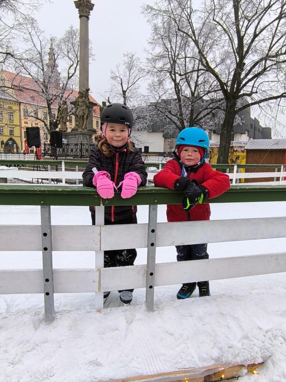 Hodina tělesné výchovy na bruslích 1.A
