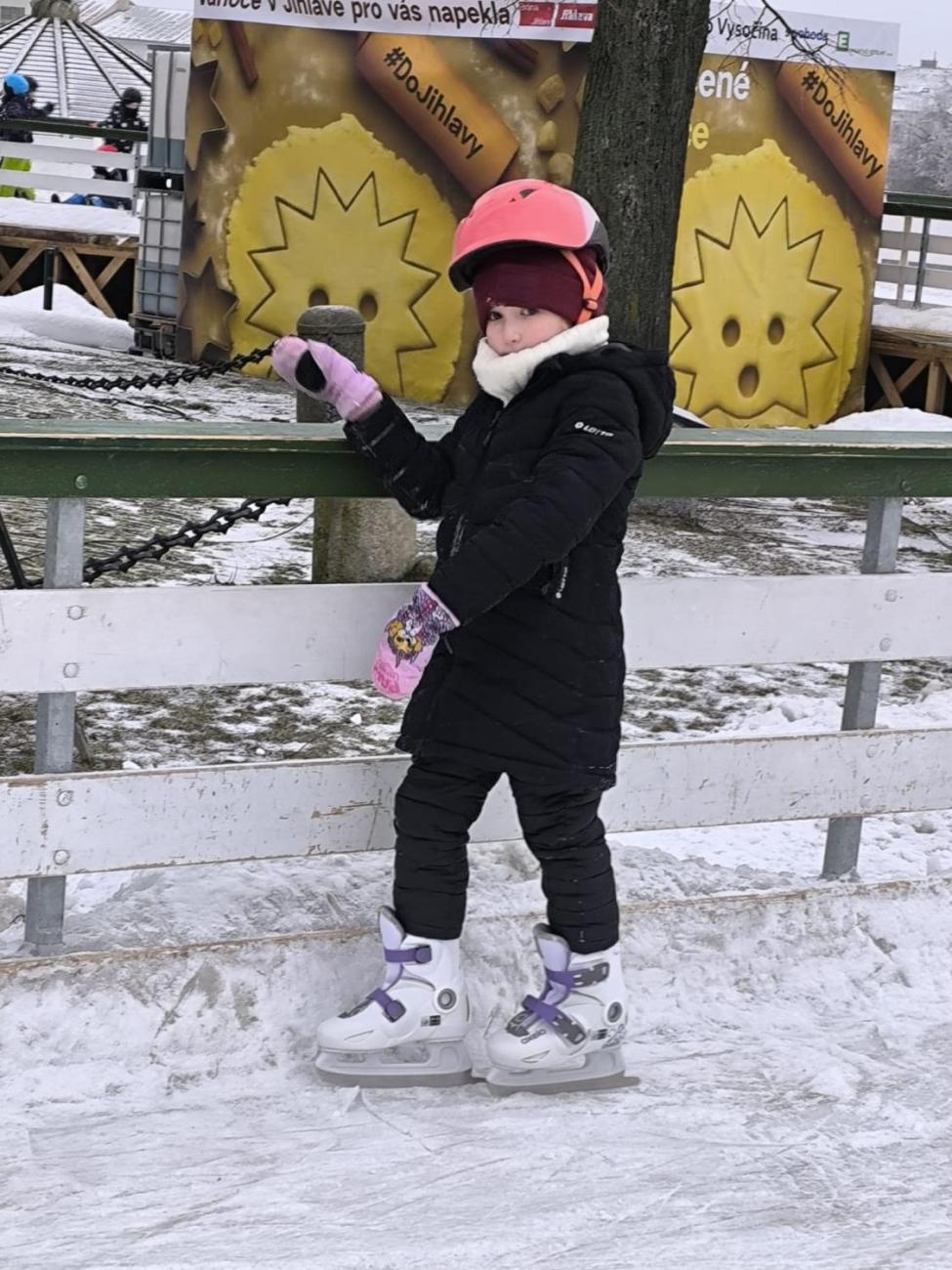 Hodina tělesné výchovy na bruslích 1.A