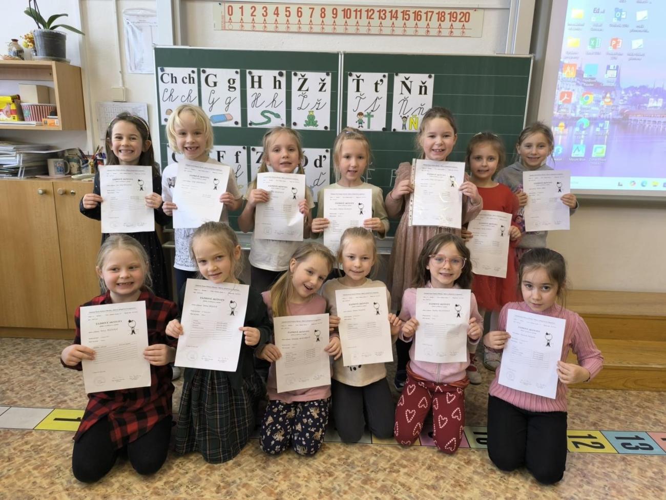 První vysvědčení dětí z 1.A