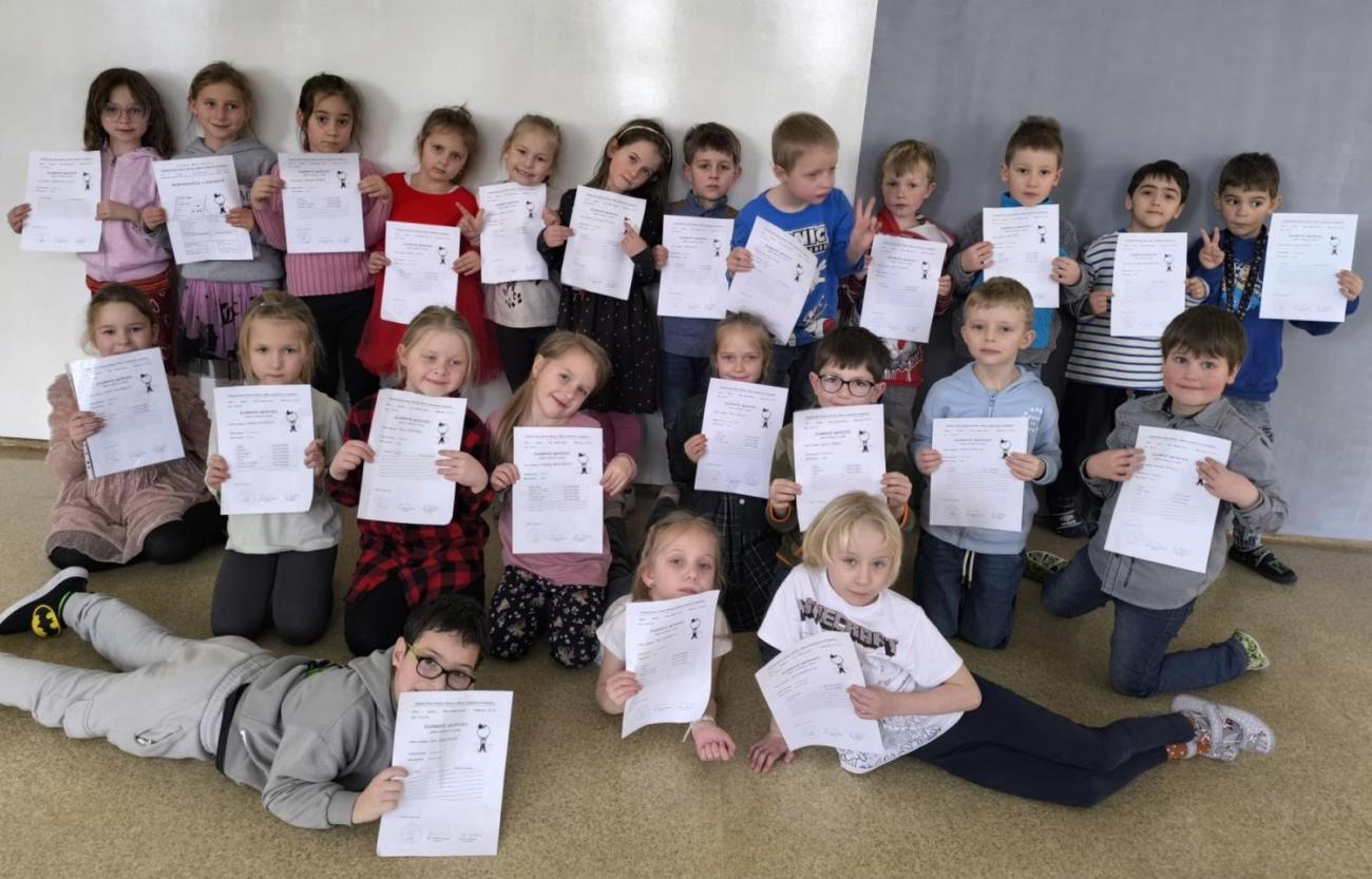 První vysvědčení dětí z 1.A