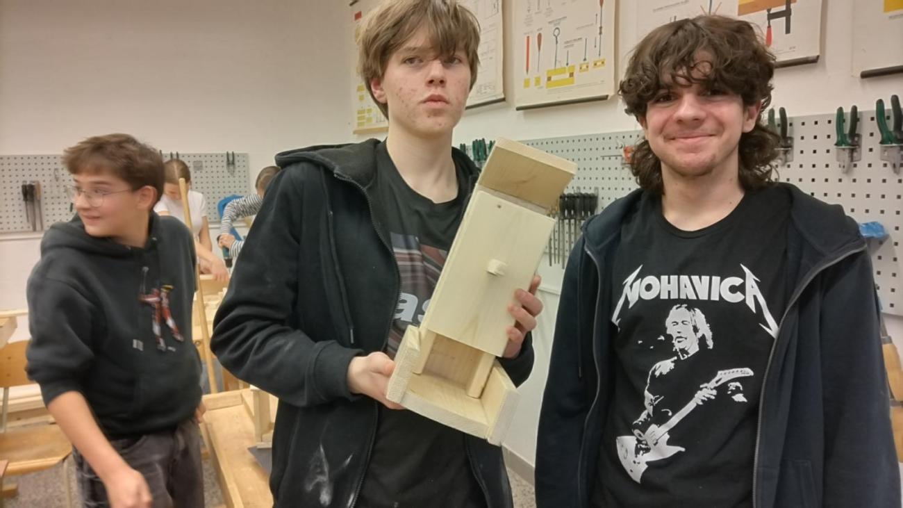 Vyrábíme krmítka i ptačí budky