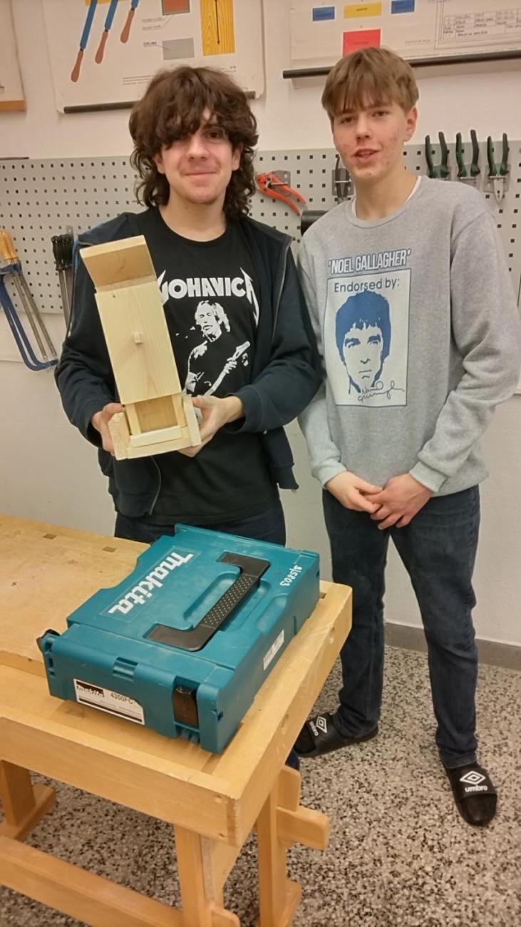 Vyrábíme krmítka i ptačí budky