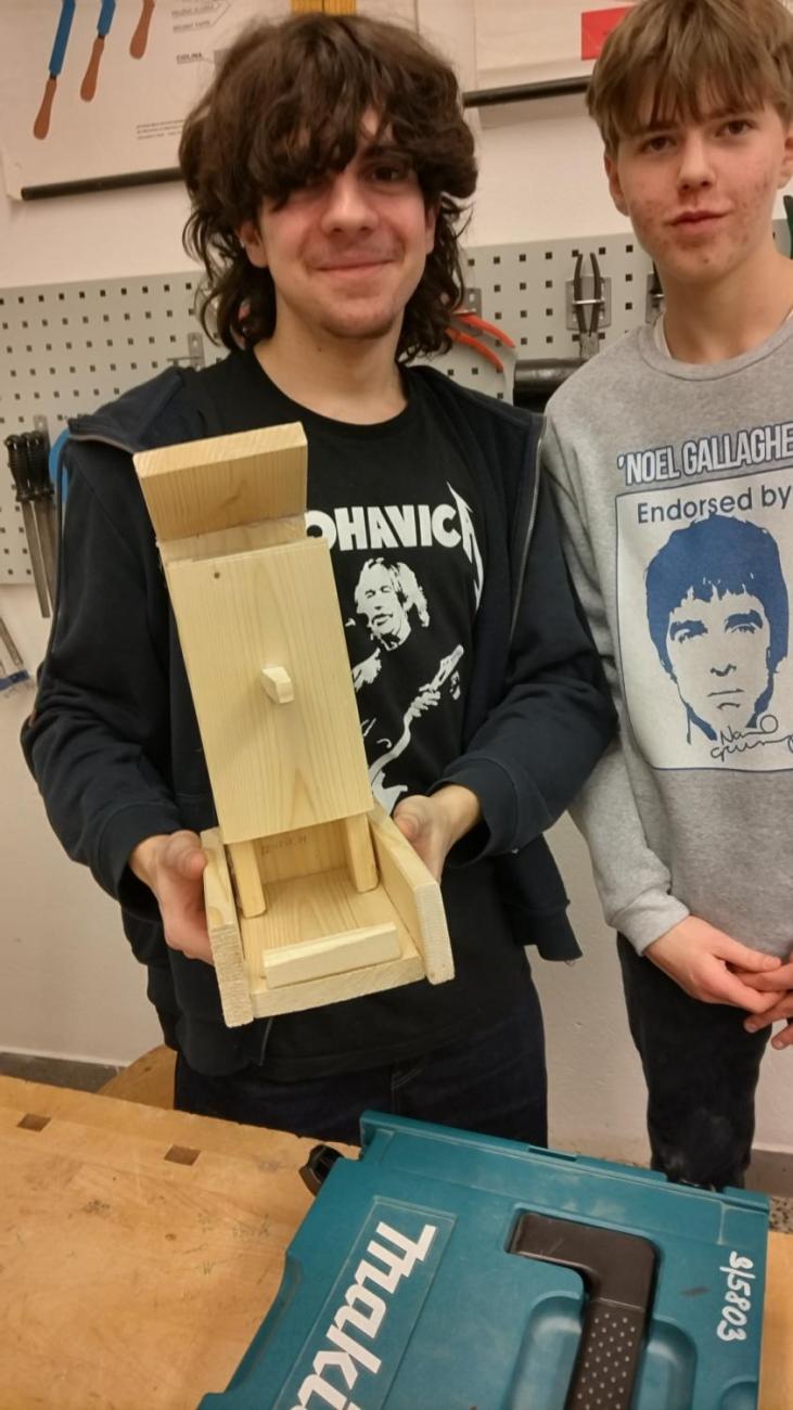 Vyrábíme krmítka i ptačí budky