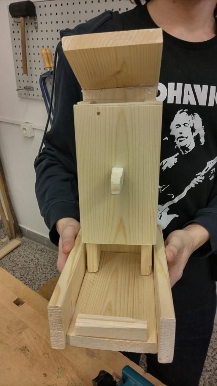 Vyrábíme krmítka i ptačí budky