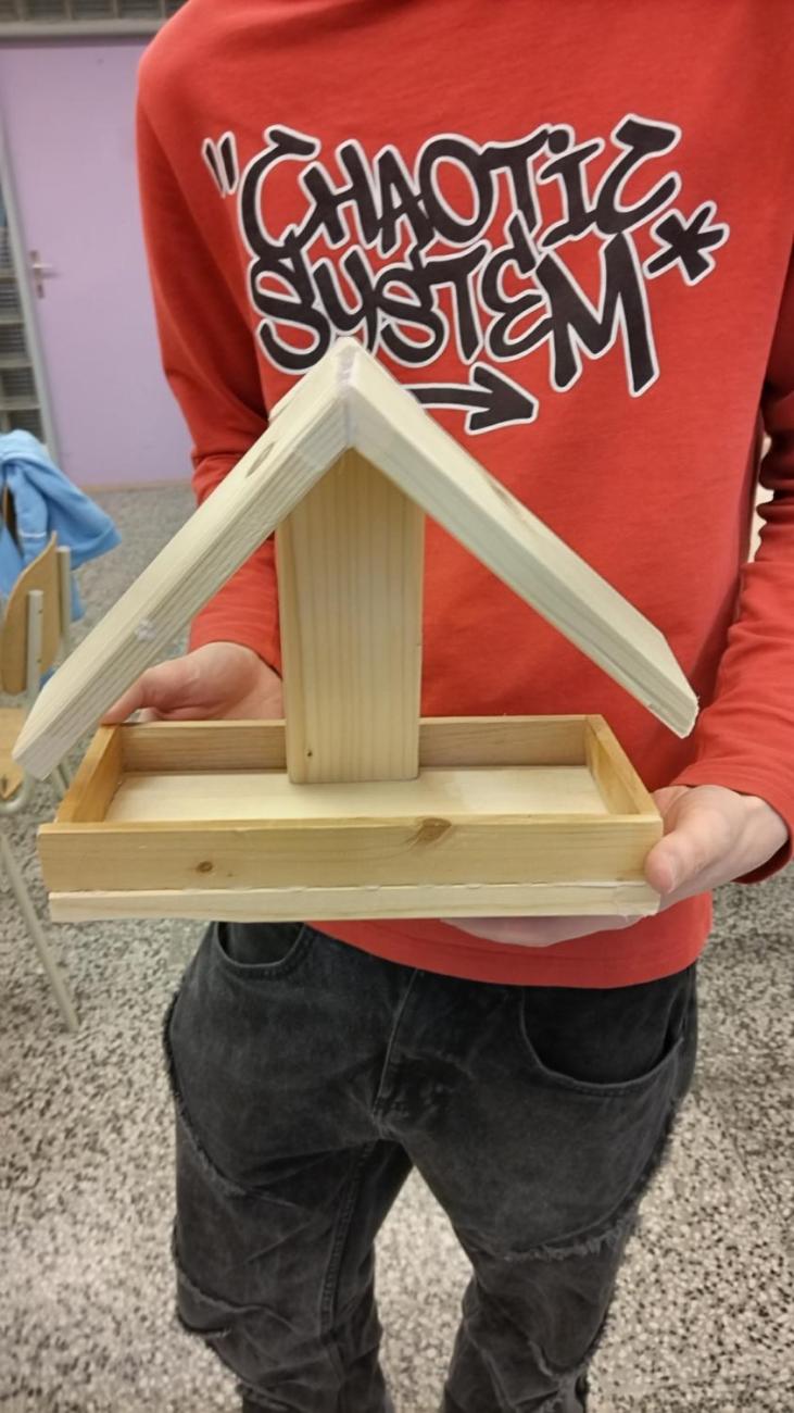 Vyrábíme krmítka i ptačí budky