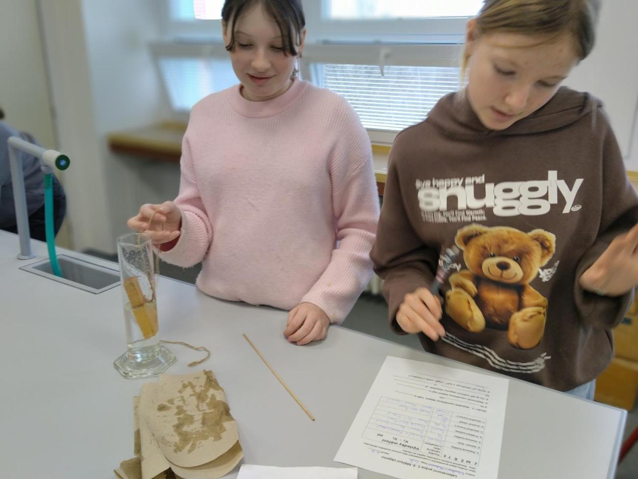 Praktická měření objemu – fyzika, 6. roč.